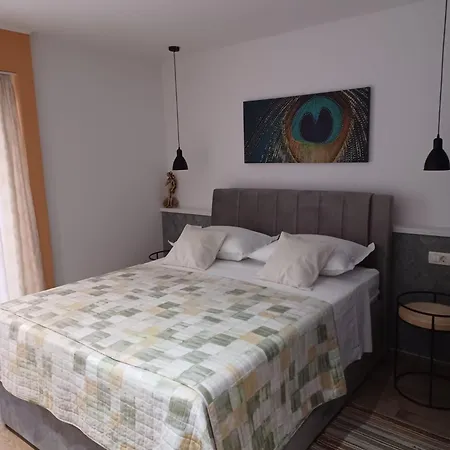 Studio Apartman Bruno Trogir Exterior photo