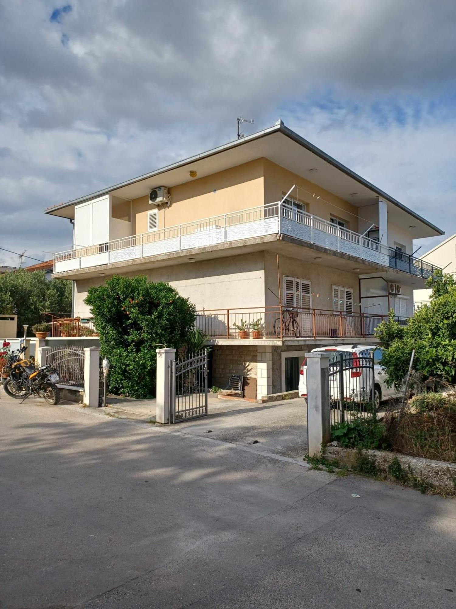 Apartment Bruno Trogir